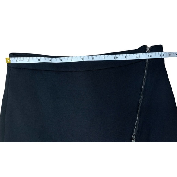 Mercer & Madison Black Asymmetrical Mini Skirt with Zipper Detail - Size 4 - Picture 5 of 9